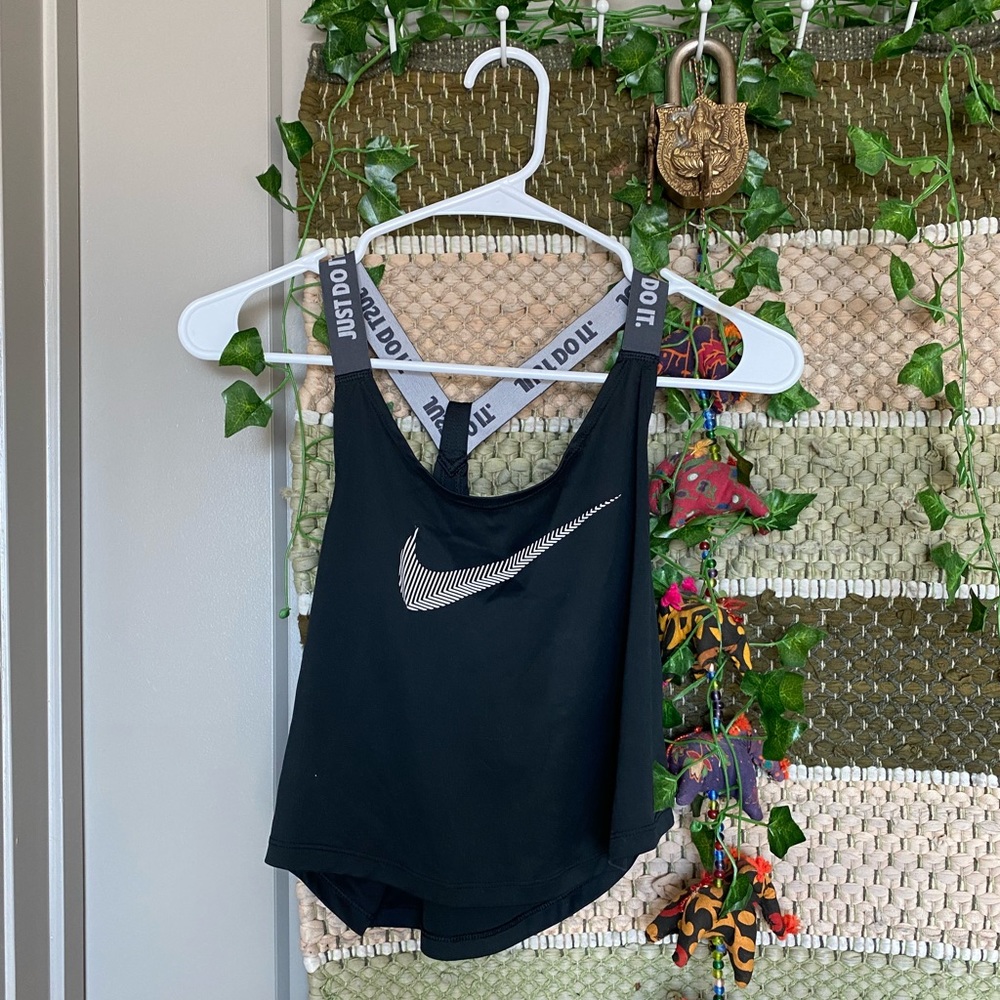 SM Nike croptop
